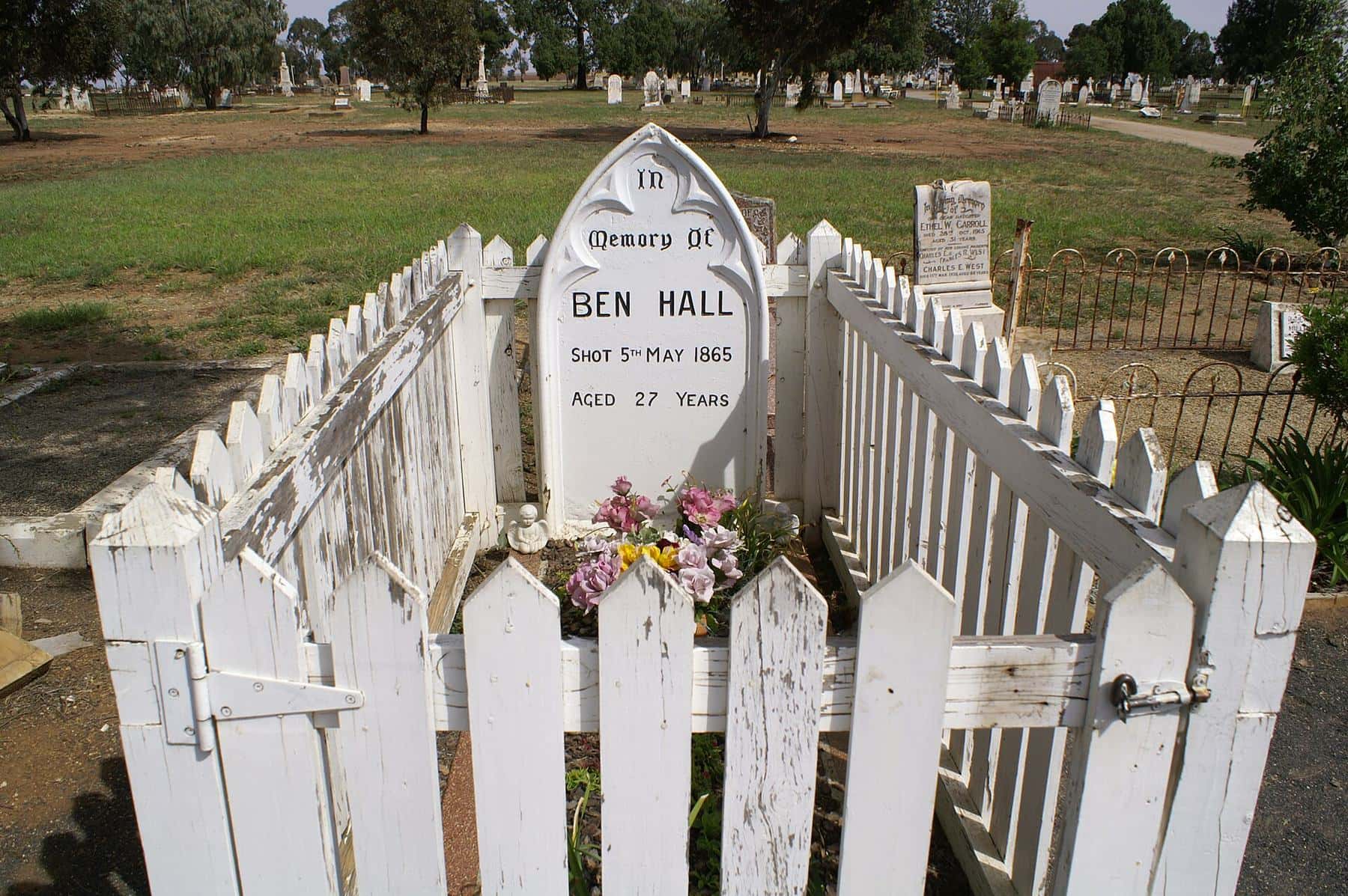 Ben Hall’s headstone in the Forbes cemetery